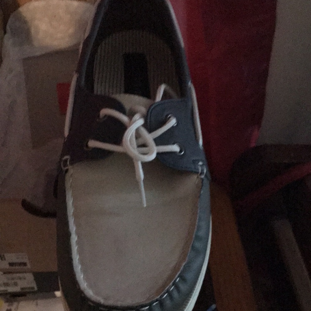 Shoes - Picture 4 of 4